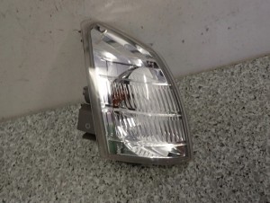 NISSAN XTRAIL T30 01- LAMPA KIERUNKOWSKAZ PRAWY PRZÓD