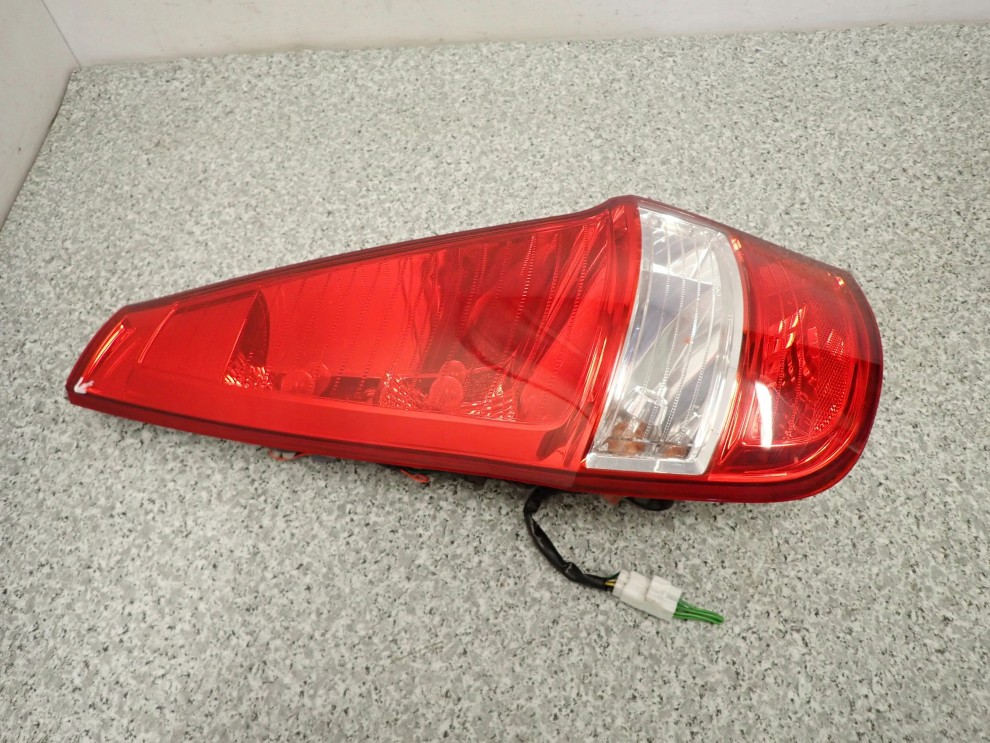 HYUNDAI i30 07-11 KOMBI LAMPA TYLNA LEWA 3/8