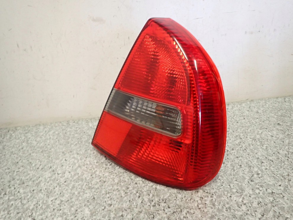 MITSUBISHI CARISMA 5D 99-05 LAMPA TYLNA PRAWA 2/5