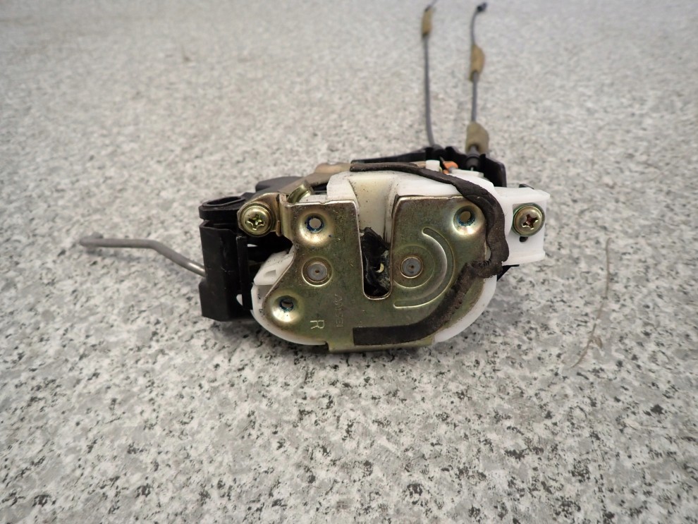 MITSUBISHI GRANDIS 03-11 ZAMEK DRZWI PRZEDNI LEWY 5/6