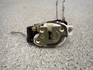 MITSUBISHI GRANDIS 03-11 ZAMEK DRZWI PRZEDNI LEWY 5/6 MINIATURA