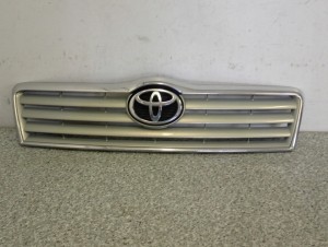 TOYOTA AVENSIS T25 03 - 05 ATRAPA KRATA WLOTU POWIETRZA PRZEDLIFT