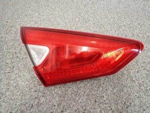 NISSAN PULSAR 14-18 LAMPA TYLNA LEWA WEWNĘTRZNA