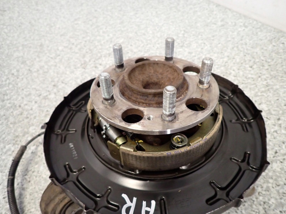 KIA CEED 06-11 ZWROTNICA TYLNA PRAWA TARCZA KOTWICZNA 5/8