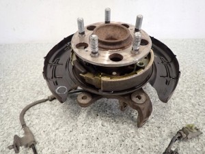 KIA CEED 06-11 ZWROTNICA TYLNA PRAWA TARCZA KOTWICZNA 2/8 MINIATURA