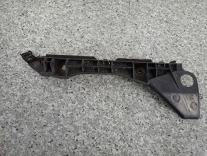 TOYOTA COROLLA E12 HB 03-07 ŚLIZG ZDERZAKA PRZEDNI PRAWY 4/5 MINIATURA