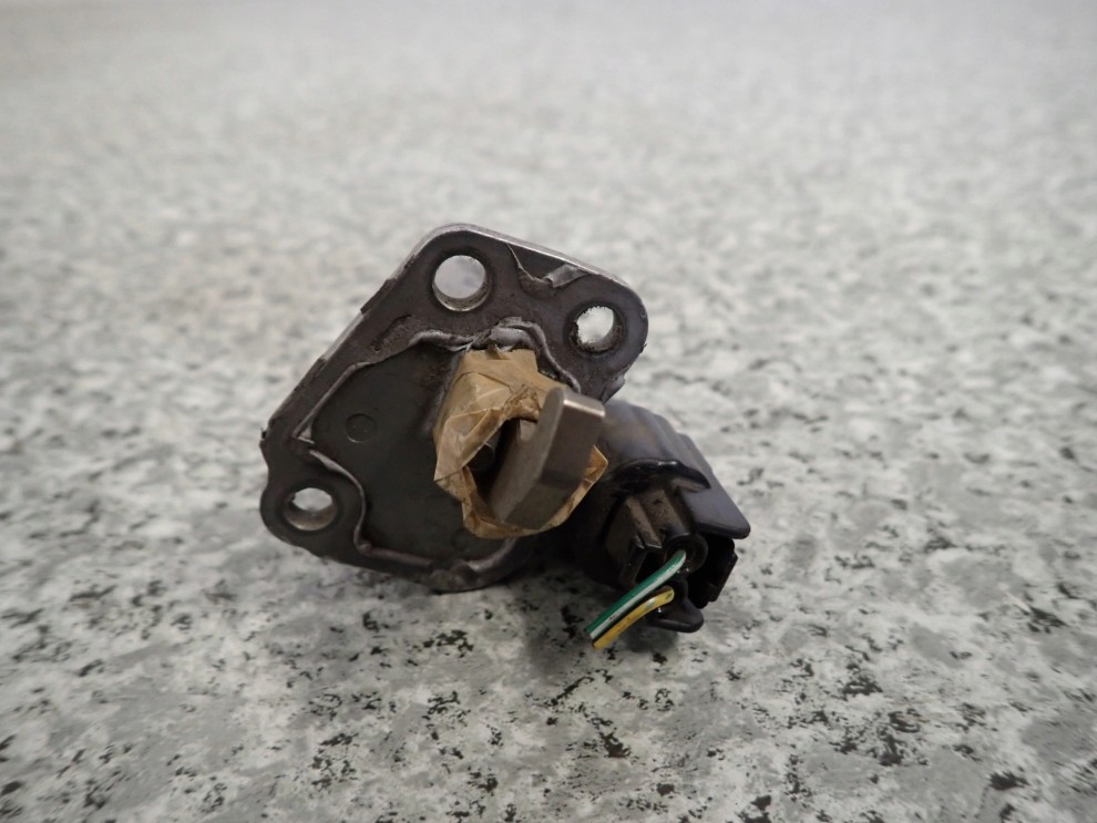 HONDA CIVIC VIII 06-11 UFO 2.2 CTDI CZUJNIK BLOKADA DŹWIGNIA WSTECZNEGO 3/4
