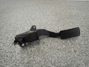 TOYOTA YARIS II 06- PEDAŁ GAZU POTENCJOMETR 0D011 4/6 MINIATURA