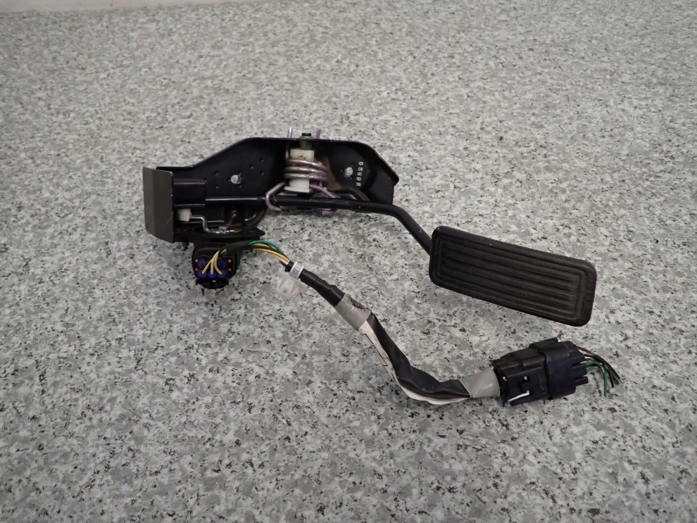 TOYOTA COROLLA VERSO 04- POTENCJOMETR PEDAŁ GAZU 1/8