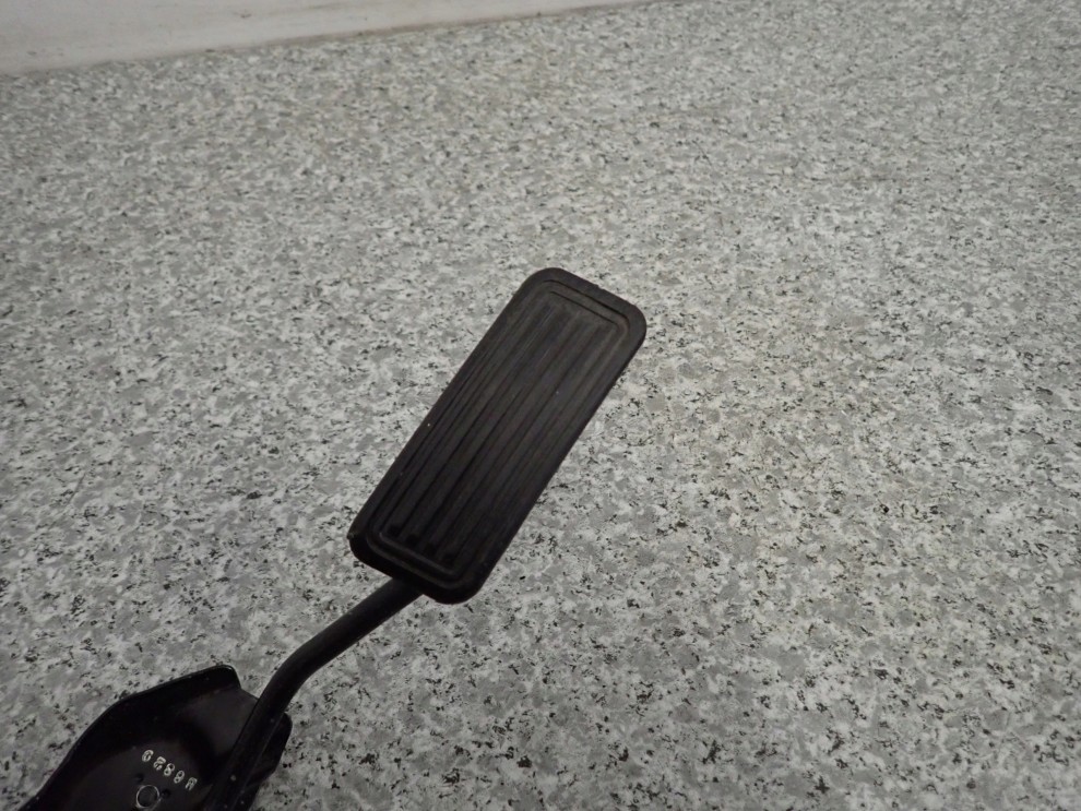 TOYOTA COROLLA VERSO 04- POTENCJOMETR PEDAŁ GAZU 4/8