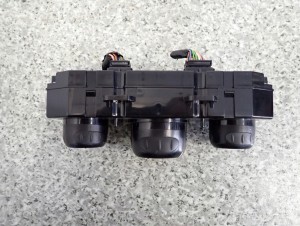 KIA SPORTAGE II LIFT 08-10 PANEL STEROWANIA NAWIEWU KLIMATYZACJI 3/7 MINIATURA