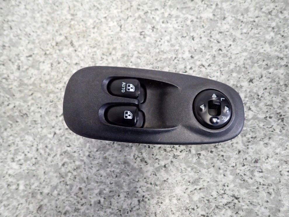 HYUNDAI ACCENT 00-05 PANEL SZYB PRZEDNI LEWY 2/6