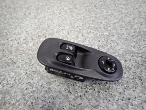 HYUNDAI ACCENT 00-05 PANEL SZYB PRZEDNI LEWY