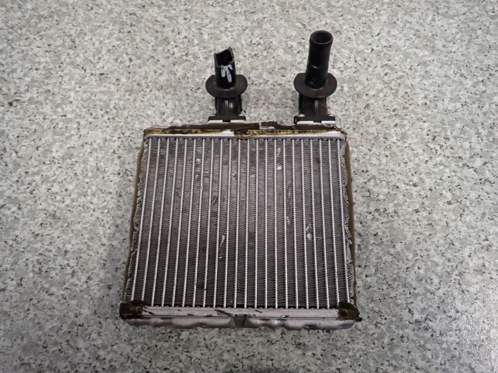 NISSAN MICRA K11 98-02 NAGRZEWNICA RADIATOR 2/4