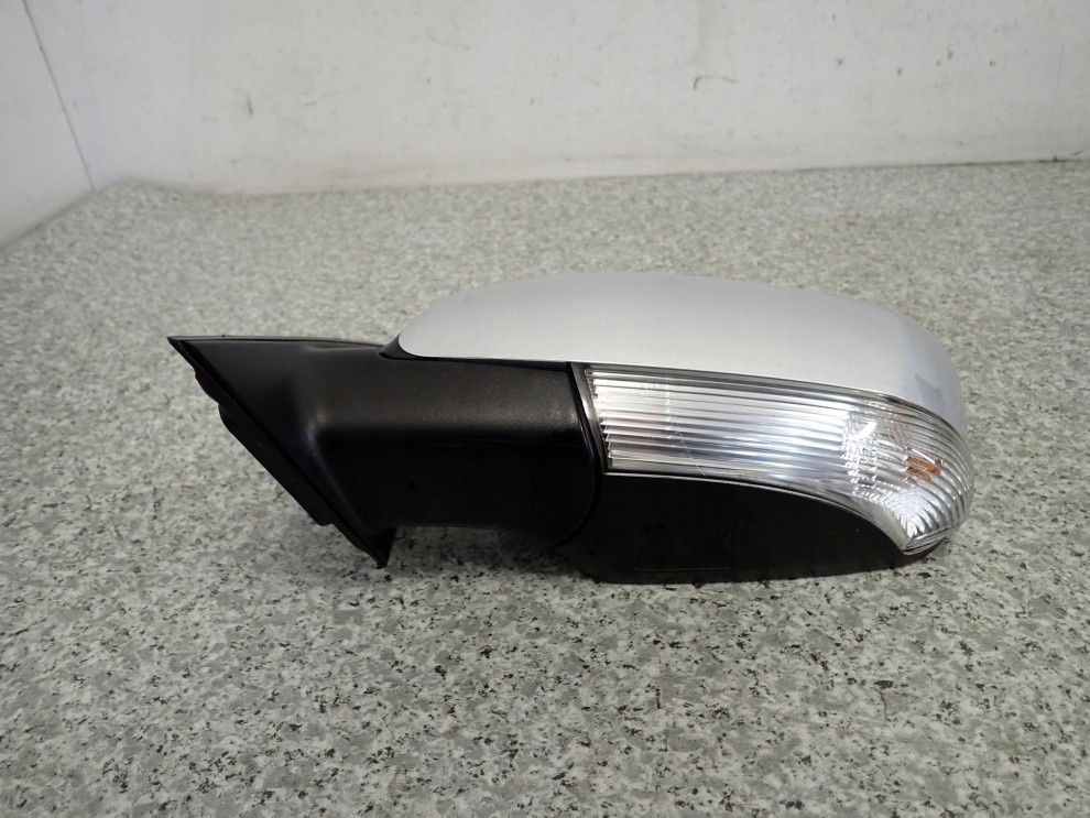 KIA VENGA 09- LUSTERKO LEWE 8PIN 2R 5/8