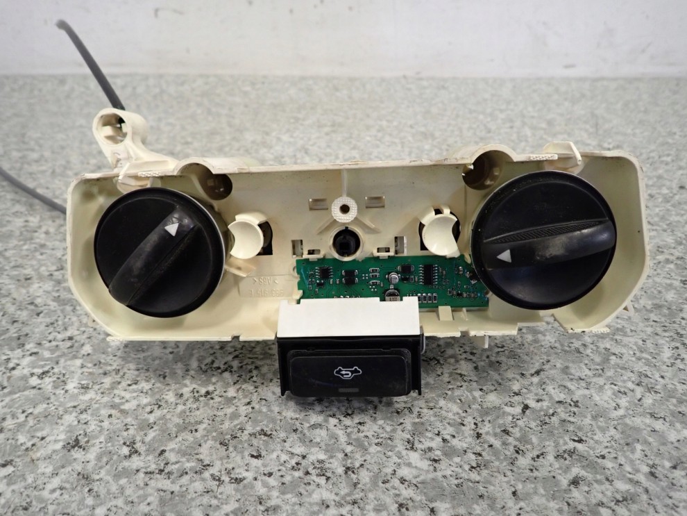 TOYOTA COROLLA E12 04-07 PANEL STEROWANIA NAWIEWU 2/8