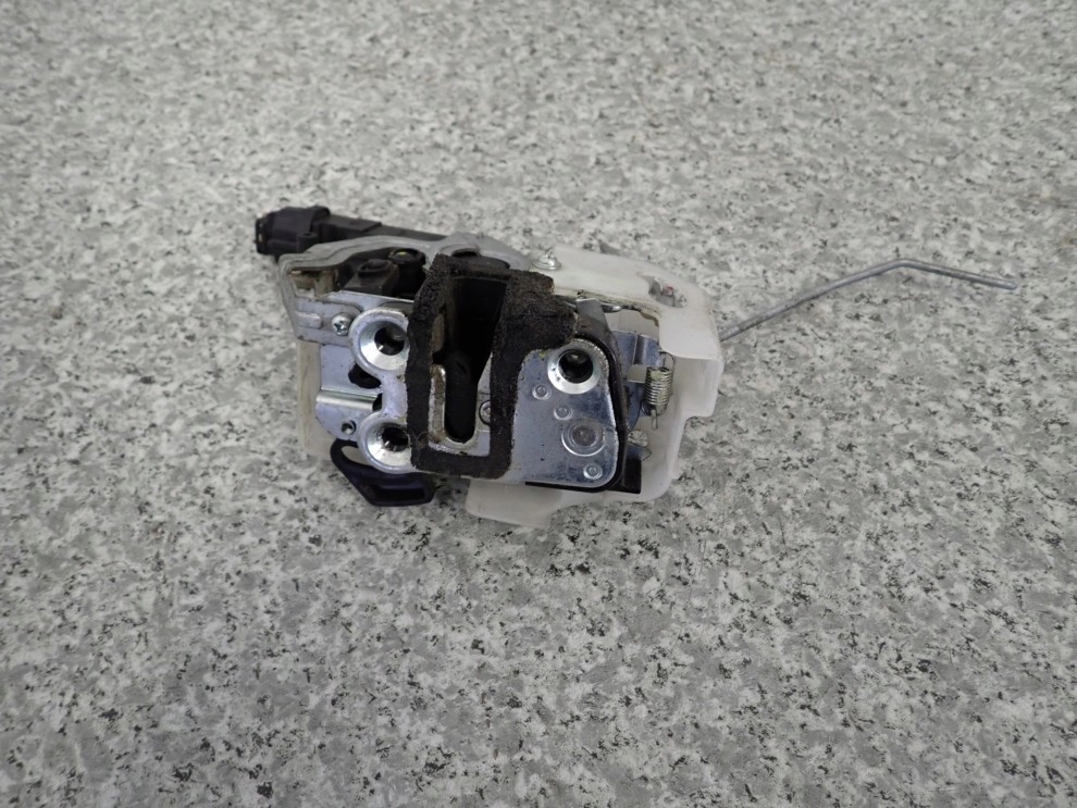 KIA PICANTO 04-11 ZAMEK PRZEDNI PRAWY 2/4