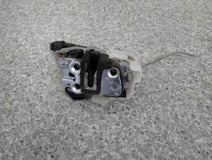 KIA PICANTO 04-11 ZAMEK PRZEDNI PRAWY 2/4 MINIATURA