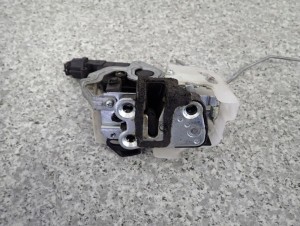 KIA PICANTO 04-11 ZAMEK PRZEDNI PRAWY 3/4 MINIATURA