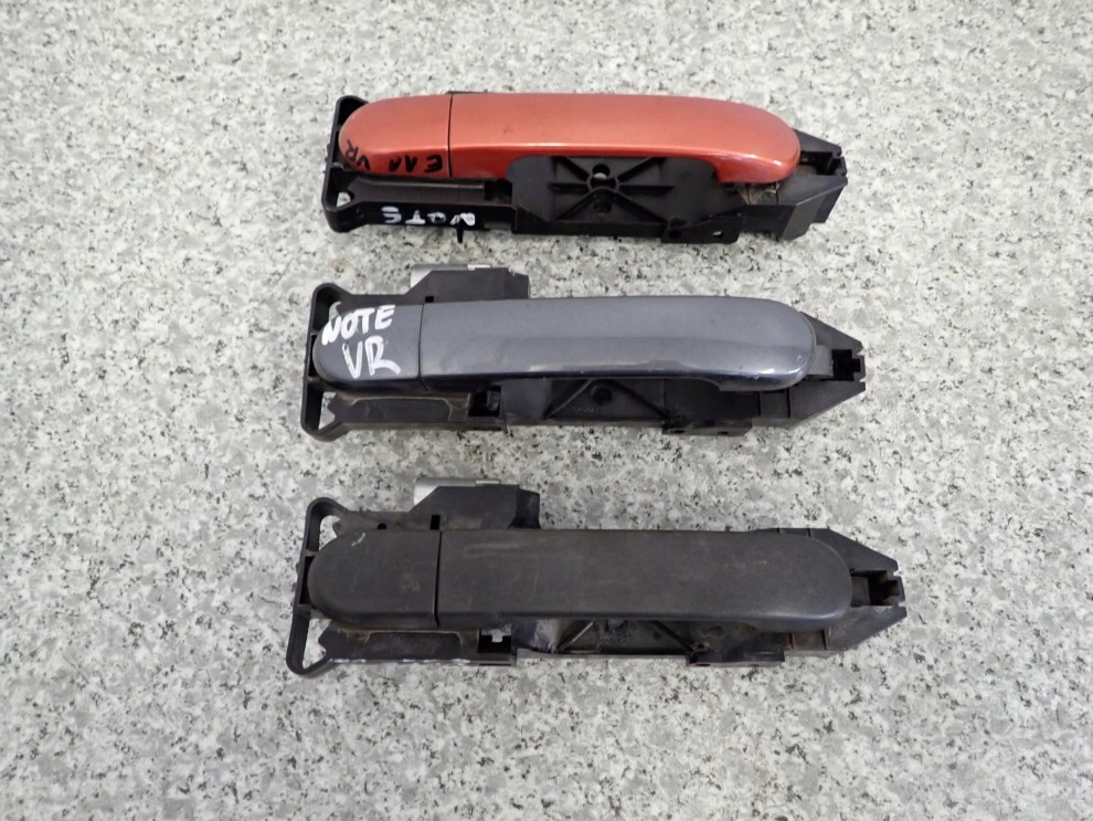 NISSAN NOTE E11 06-12 KLAMKA DRZWI PRZEDNIA PRAWA 1/4