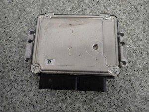 KIA PICANTO 04- STEROWNIK KOMPUTER 39101-2A031 3/3 MINIATURA