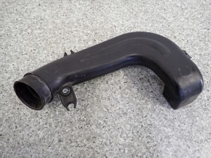 SUZUKI SX4 1.6 DDiS 06-12 RURA DOLOTU POWIETRZA 2/6 MINIATURA