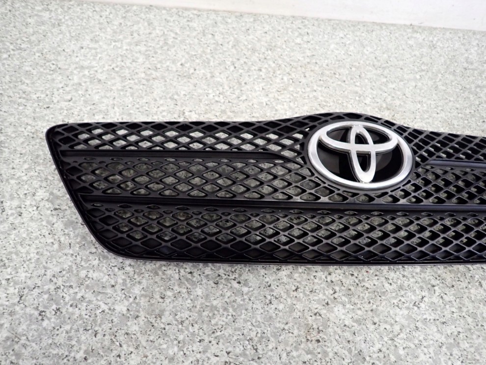 TOYOTA COROLLA E12 HATCHBACK 02-04 ATRAPA GRILL 3/6