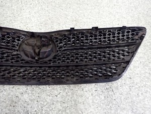 TOYOTA COROLLA E12 HATCHBACK 02-04 ATRAPA GRILL 6/6 MINIATURA