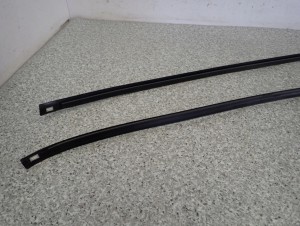 SUZUKI IGNIS 3d 00-03 LISTWA DACHOWA LEWA LUB PRAWA 5/6 MINIATURA
