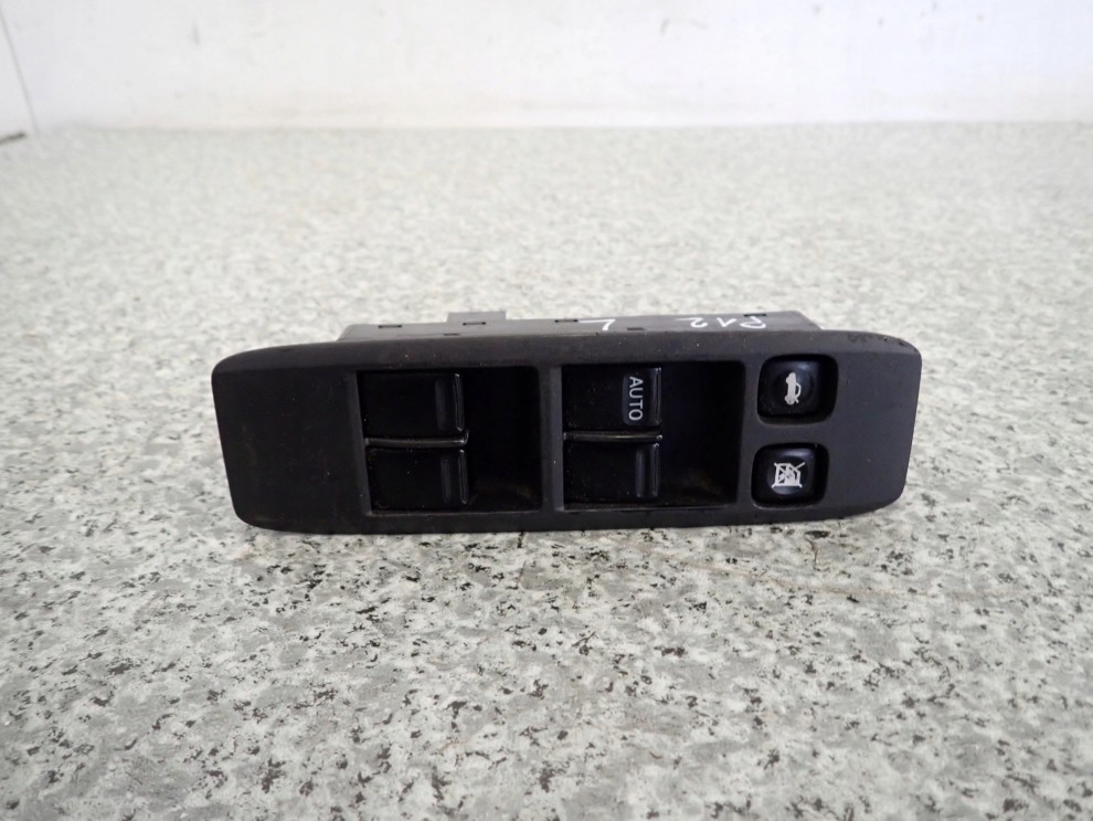 NISSAN PRIMERA P12 03- PANEL SZYB PRZEDNI LEWY 2/5