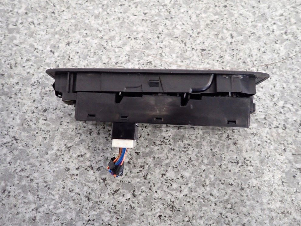 NISSAN PRIMERA P12 03- PANEL SZYB PRZEDNI LEWY 4/5