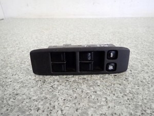 NISSAN PRIMERA P12 03- PANEL SZYB PRZEDNI LEWY 2/5 MINIATURA