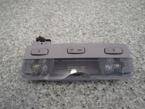 NISSAN PRIMERA P12 03- LAMPKA OŚWIETLENIA KABINY PRZÓD 2/4 MINIATURA