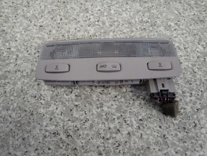 NISSAN PRIMERA P12 03- LAMPKA OŚWIETLENIA KABINY PRZÓD 3/4 MINIATURA