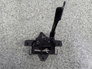 HYUNDAI IX20 10-19 ZAMEK MASKI 2/6 MINIATURA