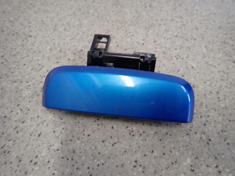 SUZUKI CELERIO 14-19 KLAMKA TYLNEJ KLAPY BAGAŻNIKA 3/5