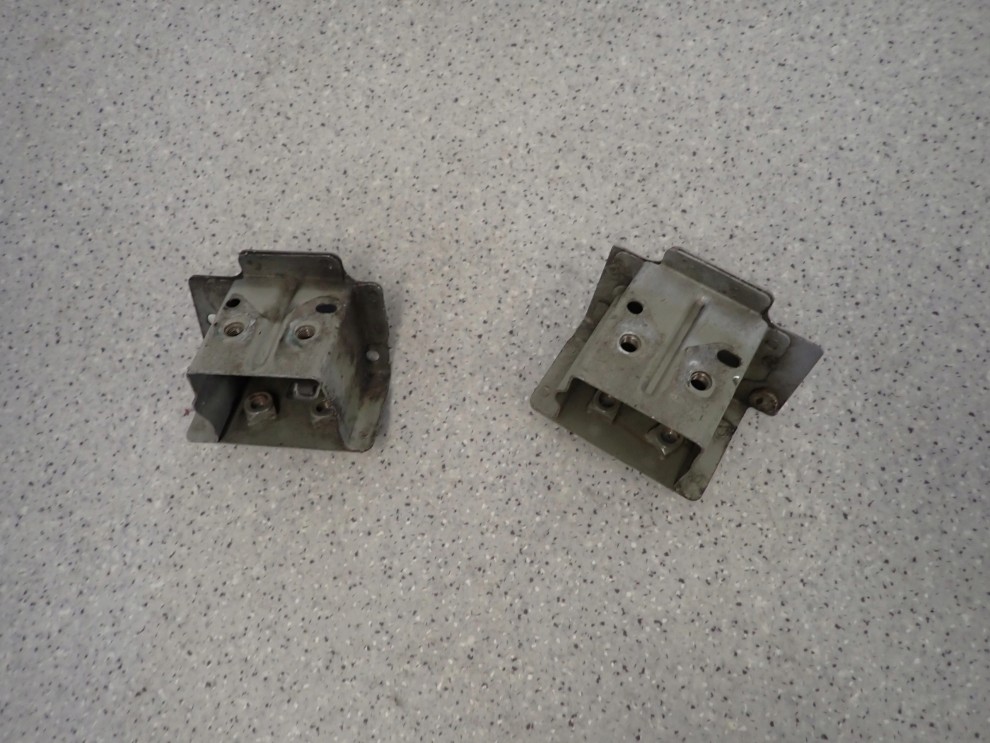 NISSAN PRIMERA P12 02-07 WSPORNIK ZDERZAKA PRZÓD LEWY I PRAWY 4/8