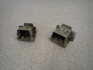 NISSAN PRIMERA P12 02-07 WSPORNIK ZDERZAKA PRZÓD LEWY I PRAWY 6/8 MINIATURA