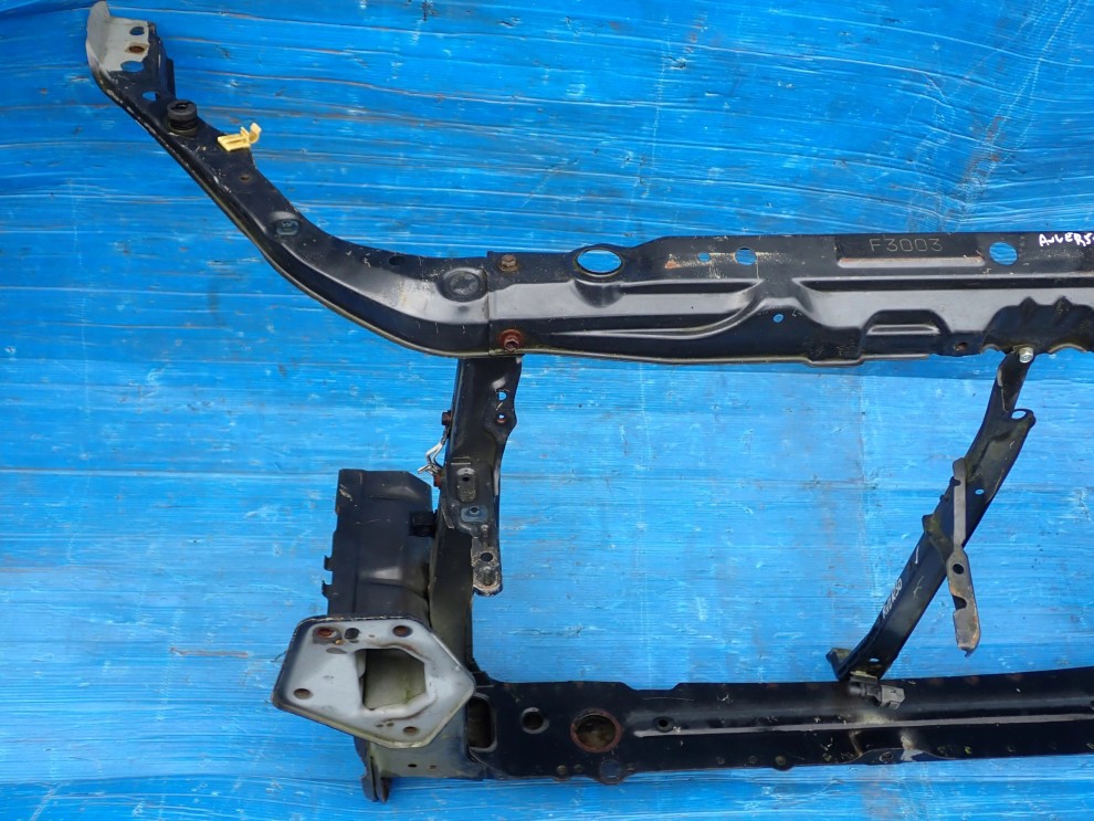 TOYOTA AVENSIS VERSO 01- PAS PRZEDNI 3/16