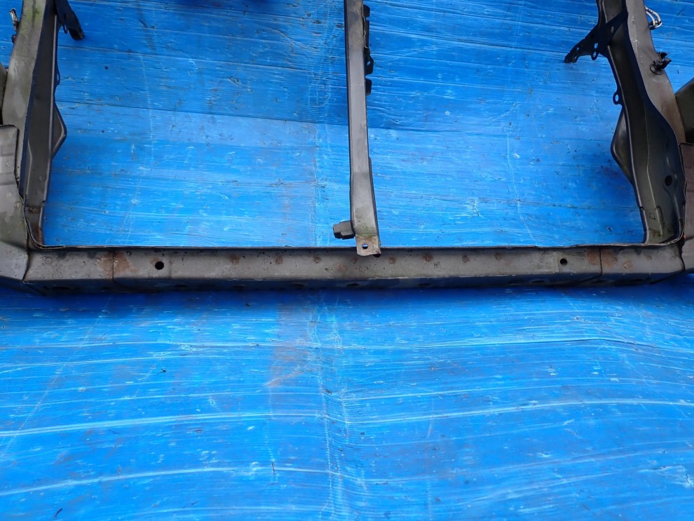 TOYOTA AVENSIS VERSO 01- PAS PRZEDNI 15/16