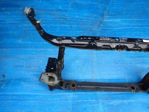 TOYOTA AVENSIS VERSO 01- PAS PRZEDNI 3/10 MINIATURA