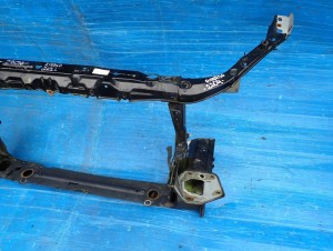 TOYOTA AVENSIS VERSO 01- PAS PRZEDNI 4/10 MINIATURA