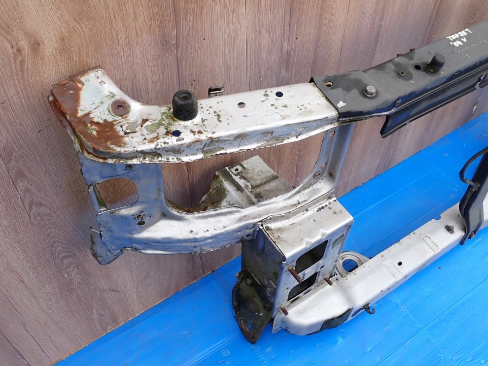 HYUNDAI TRAJET PAS PRZEDNI 3/11