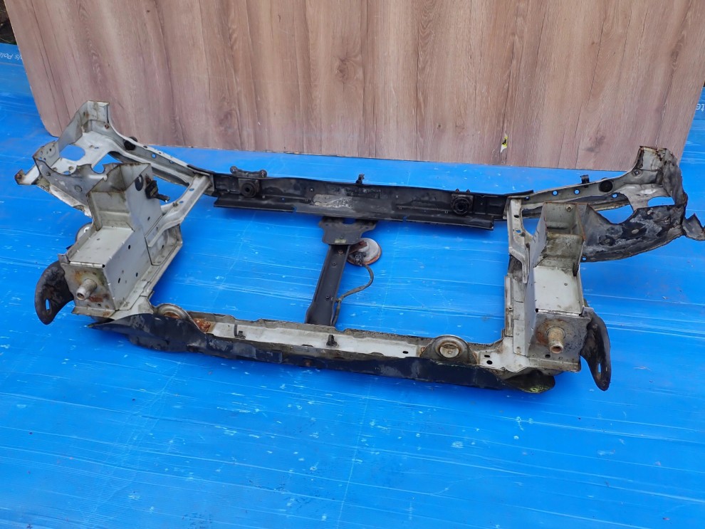 HYUNDAI TRAJET PAS PRZEDNI 10/11