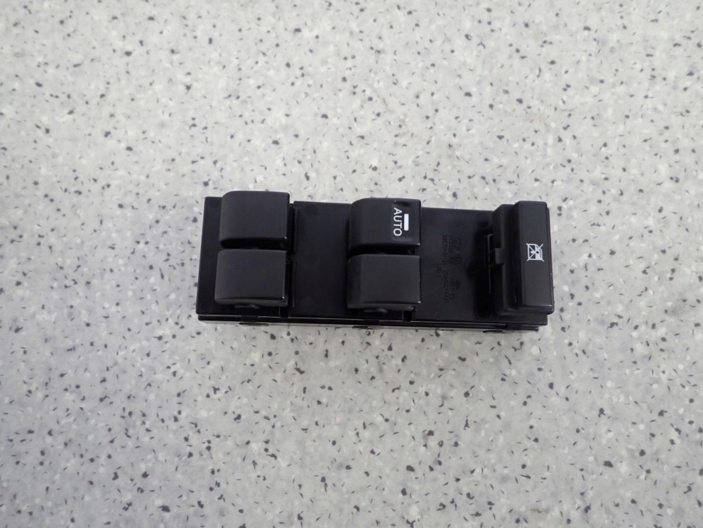 KIA VENGA 09- PANEL SZYB PRZEDNI LEWY 4 SZYBY 2/5