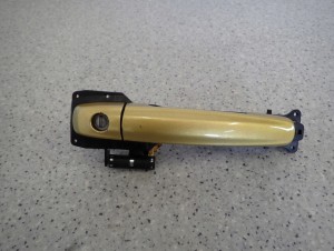 SUZUKI SWIFT 10- MK7 KLAMKA PRZEDNIA LEWA ZUN