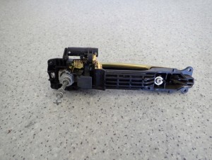 SUZUKI SWIFT 10- MK7 KLAMKA PRZEDNIA LEWA ZUN 4/6 MINIATURA