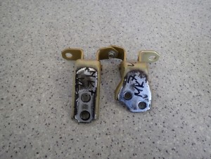 SUZUKI SWIFT 10- MK7 ZAWIASY DRZWI PRZEDNIE LEWE ZUN