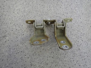 SUZUKI SWIFT 10- MK7 ZAWIASY DRZWI PRZEDNIE LEWE ZUN 3/4 MINIATURA