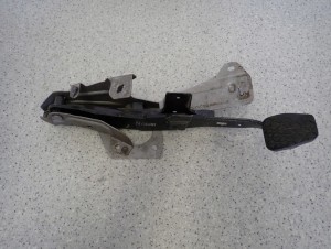 MAZDA 5 CR 05-10 PEDAŁ HAMULCA 2/3 MINIATURA